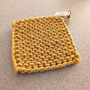 💕💕 NWT Creative co-op pot holder mustard 8 inch